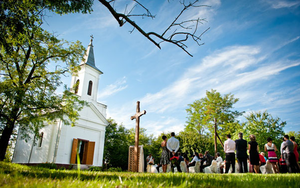 Cununie religioasa in aer liber Domeniul Lupas Arad